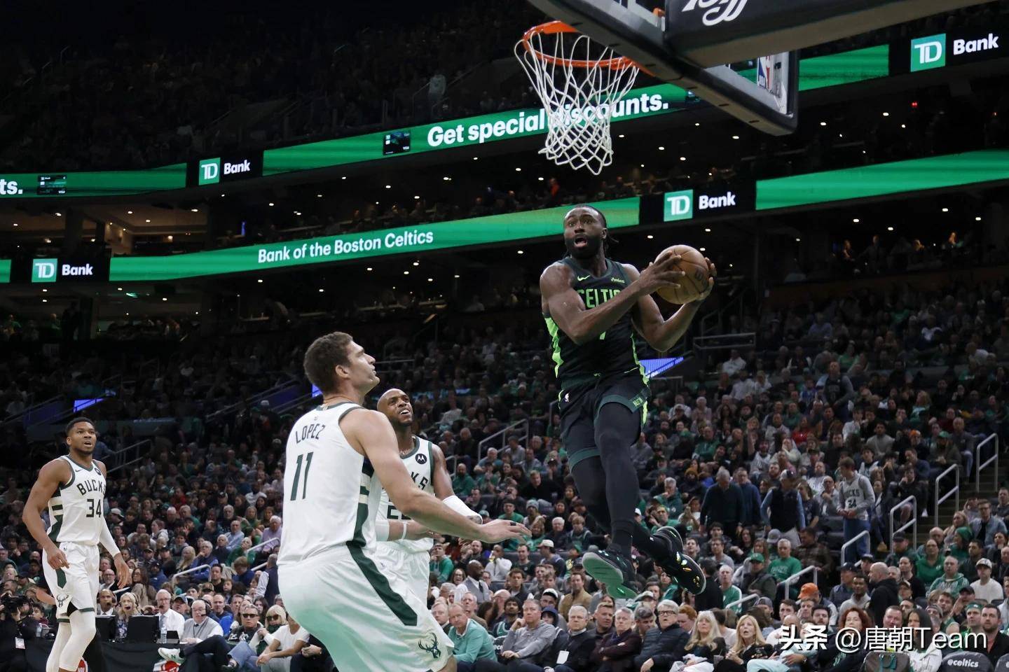 九游互动体验_关于波士顿凯尔特人NBA战胜密尔沃基雄鹿塔图姆三分锁定的信息