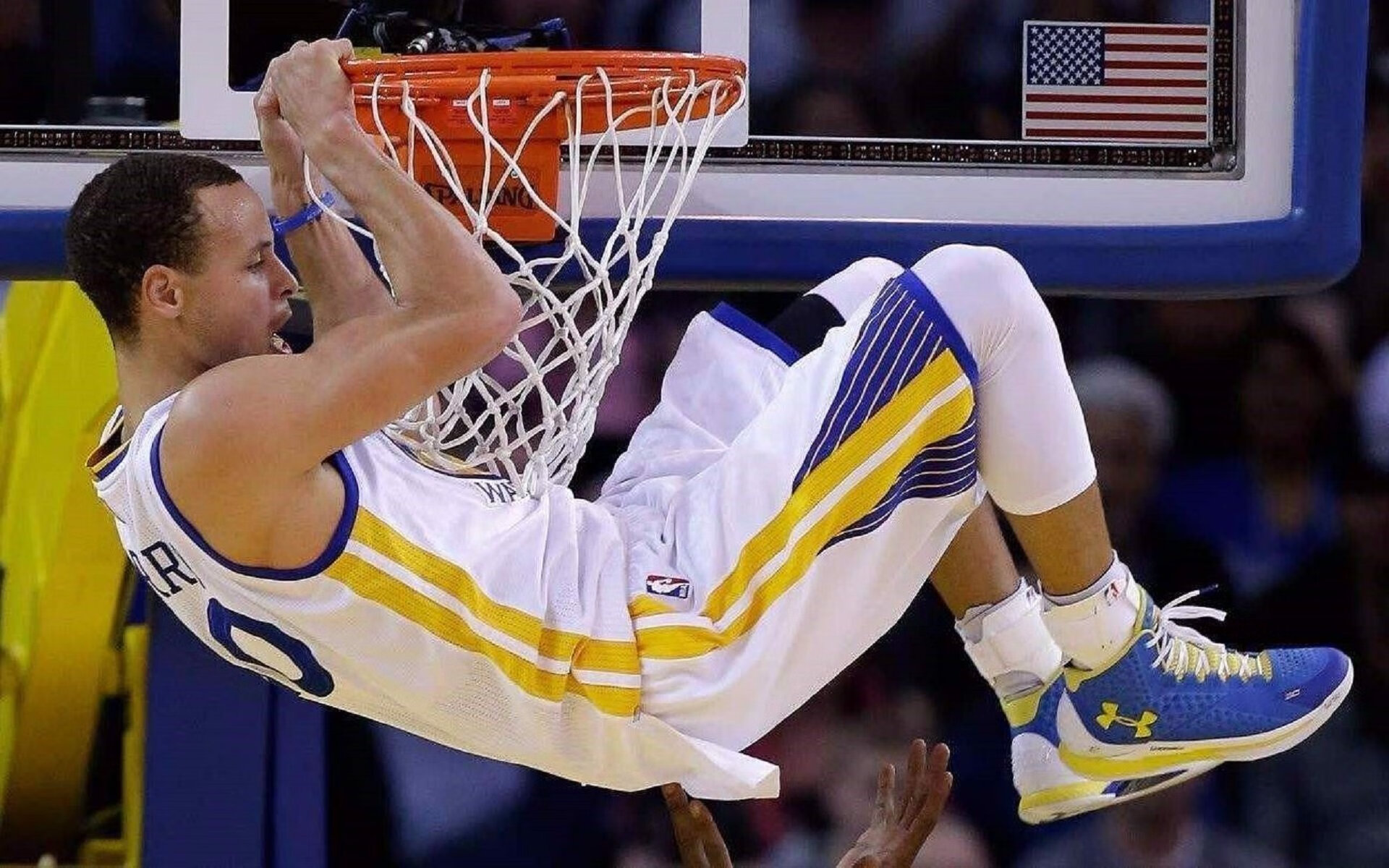 电竞与NBA双线引爆舆论，Rookie赛事逆转新规与快船争议齐发